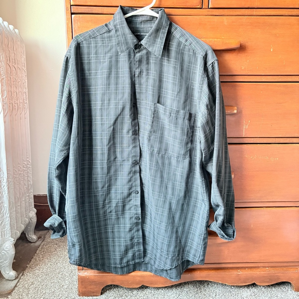 Men’s medium Haggar. button up shirt | black & grey